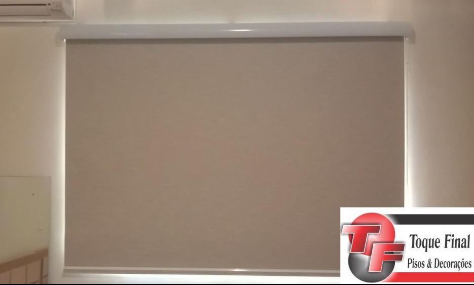 Cortina Rolo Black-out com bandô
