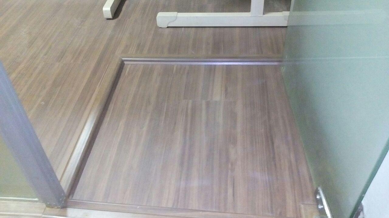 Piso rebaixado para porta de vidro